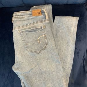 AMERICAN EAGLE JEANS